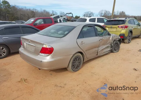 2005 Toyota Camry Le z USA, uszkodzony, nr VIN 4T1BE32KX5U973974